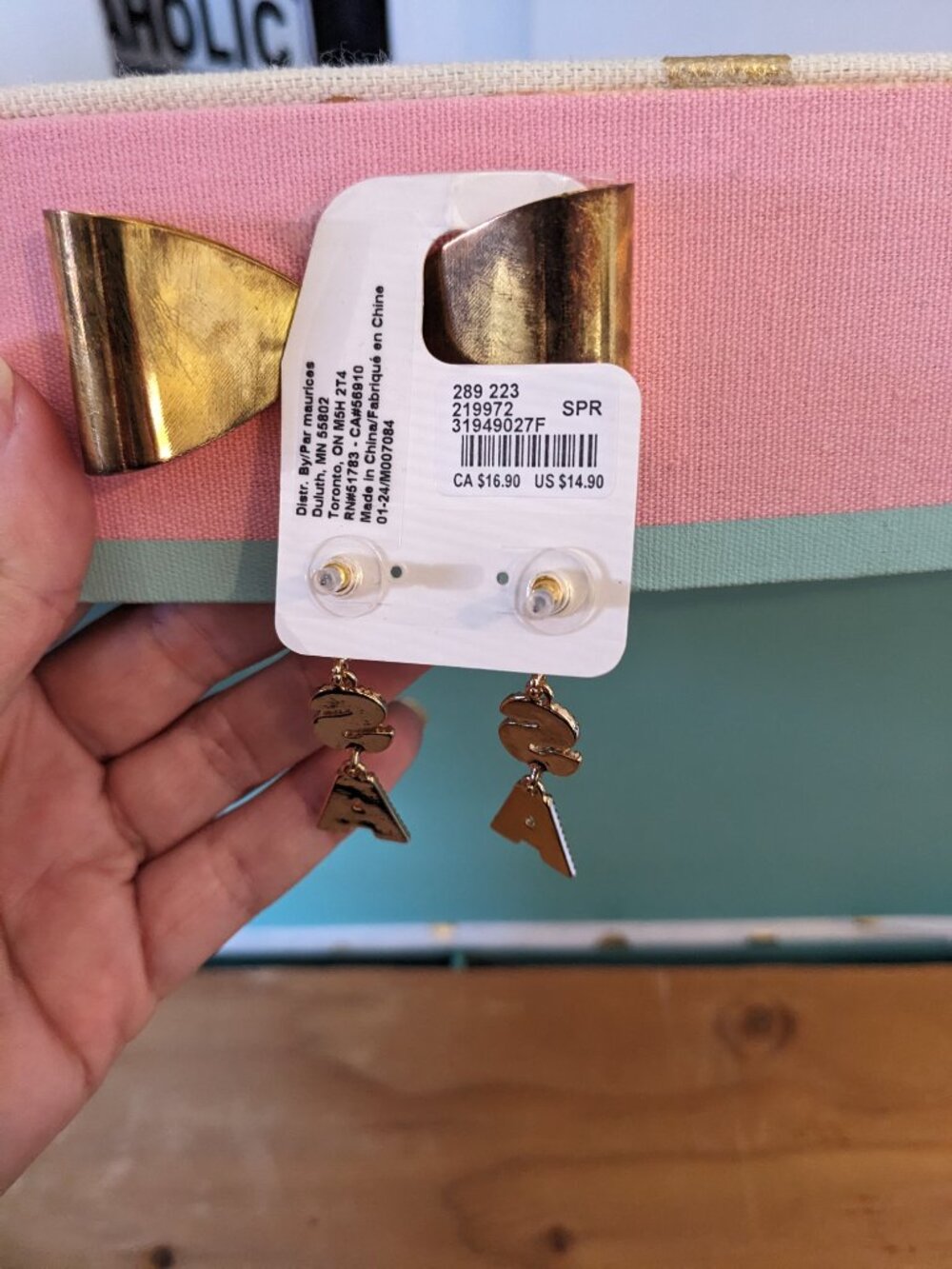 Maurice's NWT USA Dangly Earrings - Picture 3 of 3